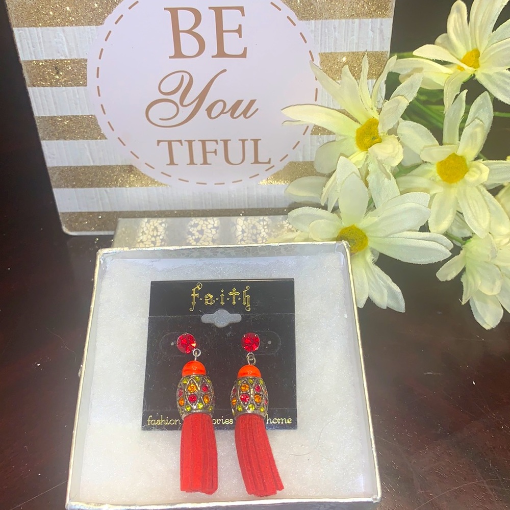 ⭐️NEW with Tags❤️F.A.I.T.H. Company Red TASSEL Earrings “SOUL SHINE” E530A